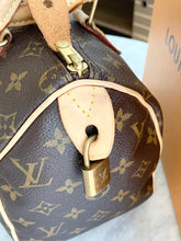 Load image into Gallery viewer, [SOLD] Louis Vuitton Speedy 25 Monogram Satchel Bag
