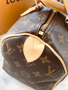 [SOLD] Louis Vuitton Speedy 25 Monogram Satchel Bag