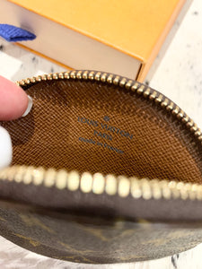 LOUIS VUITTON Monogram Round Coin Purse