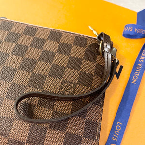 ▪️SOLD▪️LOUIS VUITTON Damier Ebene Neverfull MM Pochette Wristlet Pouch In Rose Ballerine