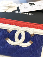 Load image into Gallery viewer, [SOLD] CHANEL 2019 Caviar Quilted Leather Filigree Card Holder In White/Blue/Red
