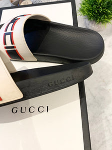 GUCCI Women’s Stripe Rubber Slide Sandals US8