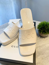 Load image into Gallery viewer, GUCCI Women&#39;s Rubber Slide Sandal - White - EU (39)
