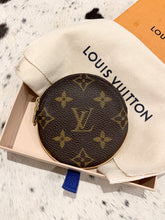 Load image into Gallery viewer, LOUIS VUITTON Monogram Round Coin Purse
