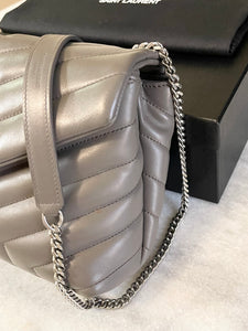 SAINT LAURENT Small Loulou Chain Shoulder Bag In Gray