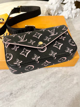 Load image into Gallery viewer, LOUIS VUITTON 2022 Felicie Strap &amp; Go Crossbody Bag In Black
